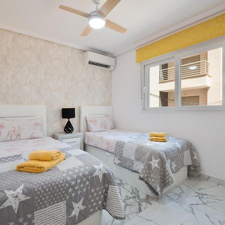 Apolo Beach Front - Sea View Luxury Apartment تورّيفيِخا المظهر الخارجي الصورة