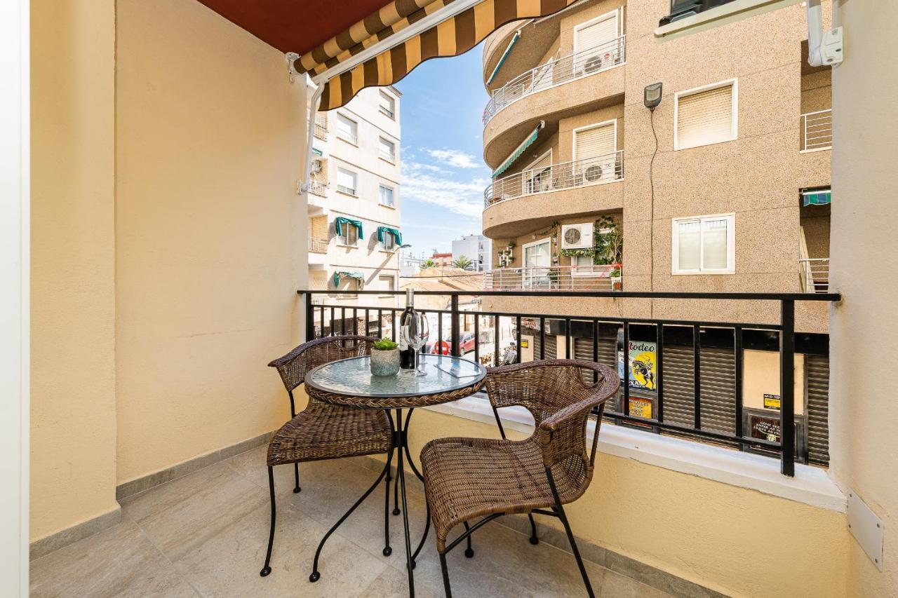 Apolo Beach Front - Sea View Luxury Apartment تورّيفيِخا المظهر الخارجي الصورة