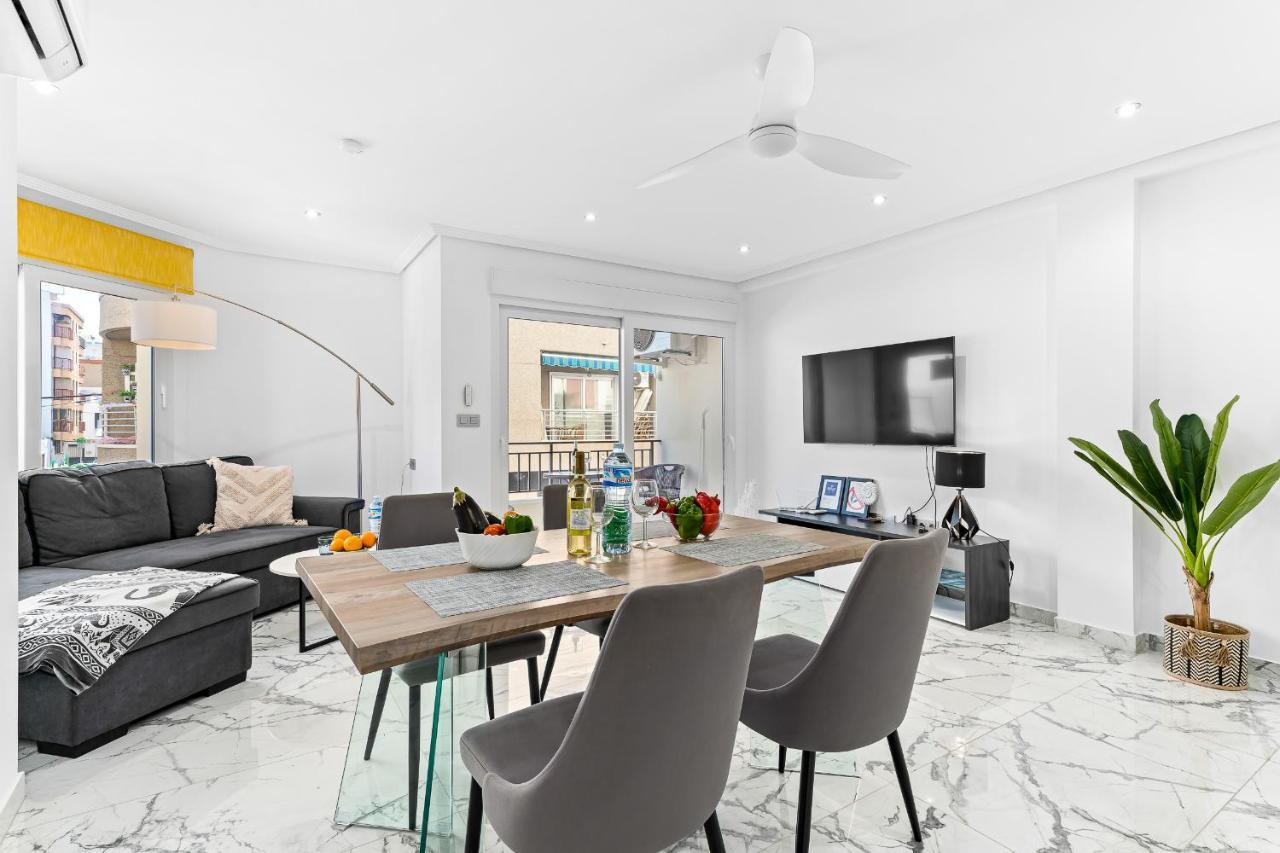 Apolo Beach Front - Sea View Luxury Apartment تورّيفيِخا المظهر الخارجي الصورة