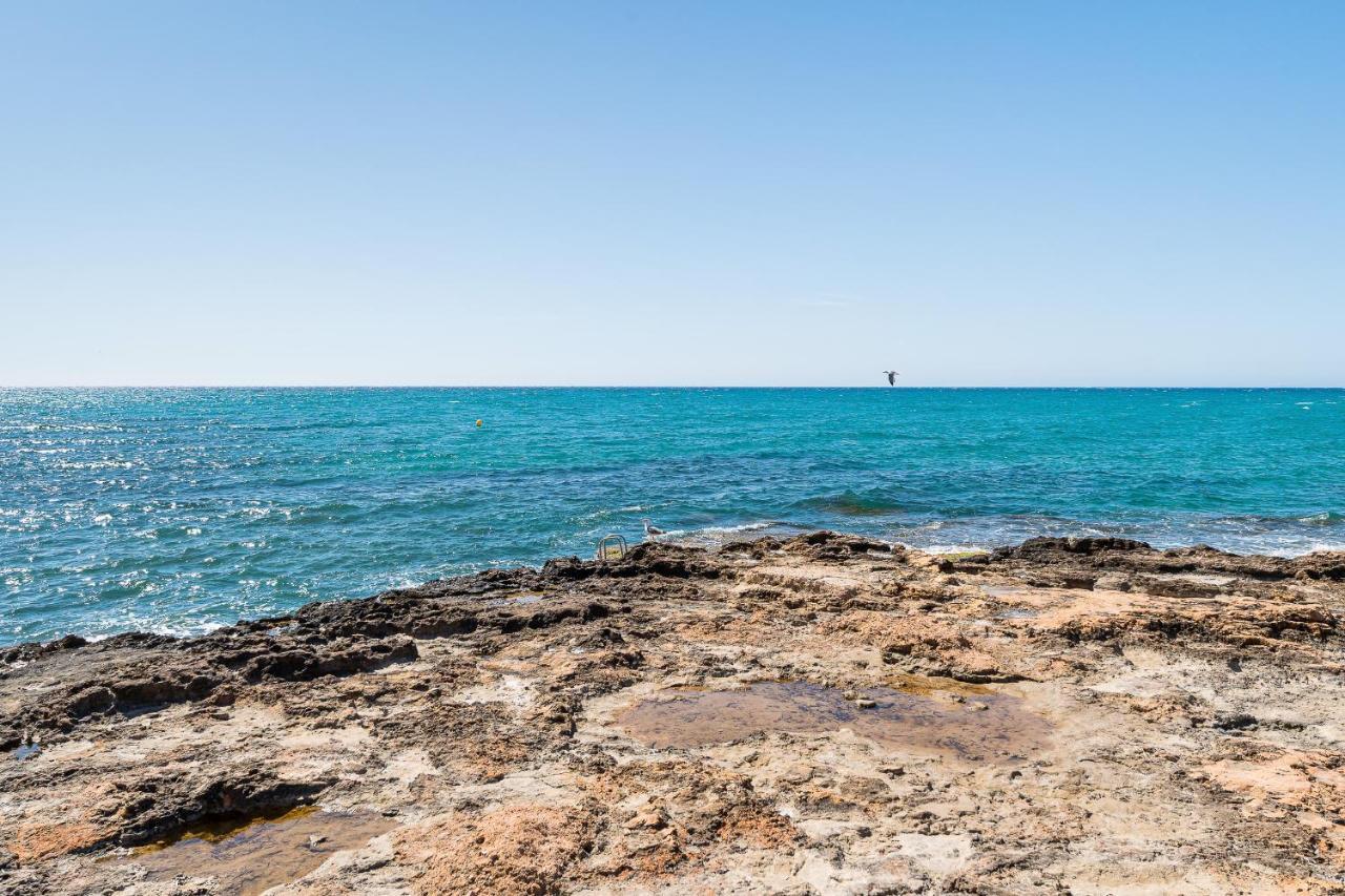 Apolo Beach Front - Sea View Luxury Apartment تورّيفيِخا المظهر الخارجي الصورة